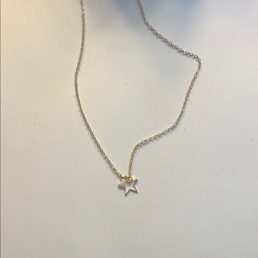 Gold Star Pendant Necklace